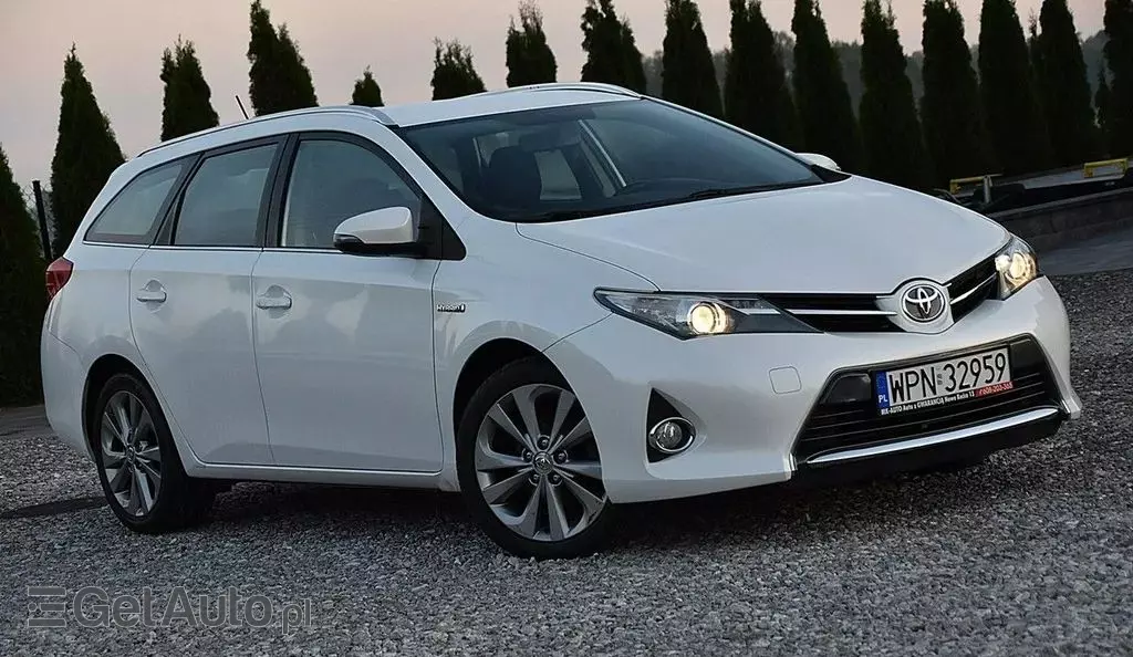 TOYOTA Auris 