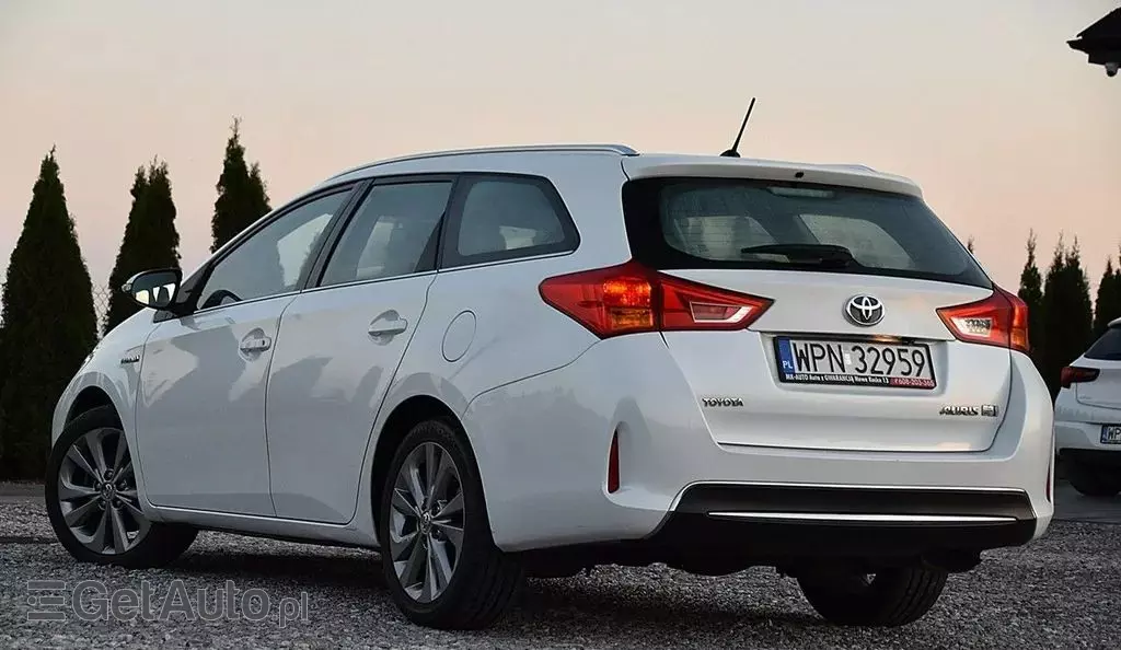 TOYOTA Auris 