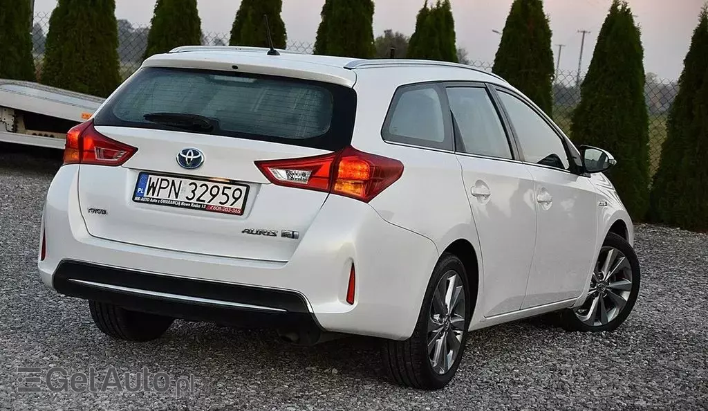 TOYOTA Auris 