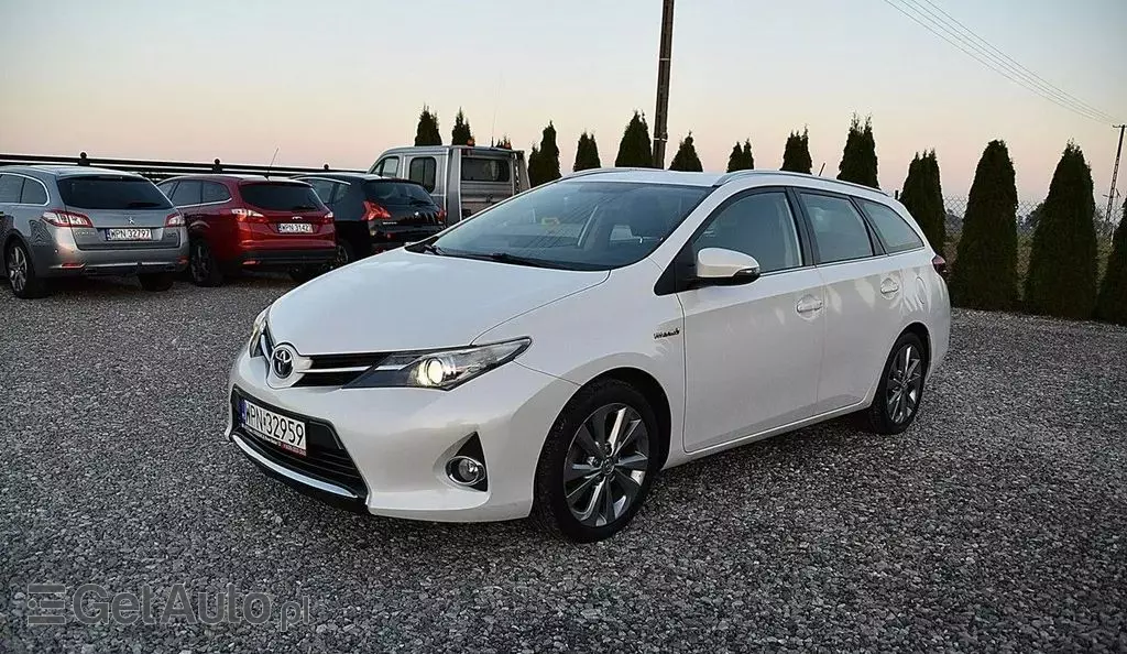 TOYOTA Auris 