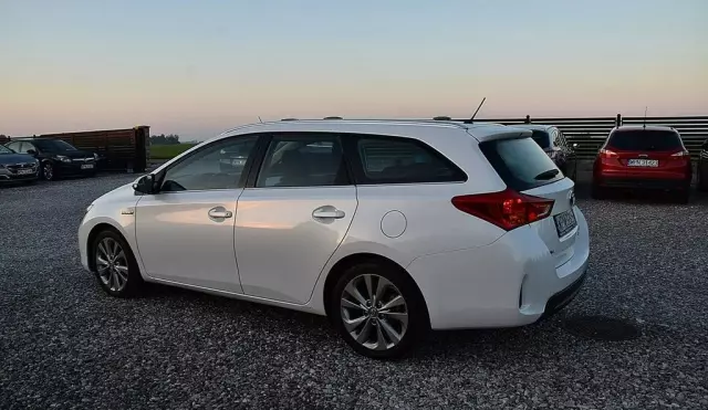 TOYOTA Auris 
