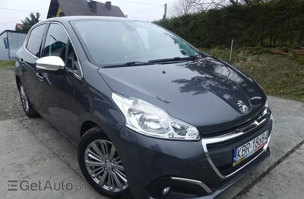 PEUGEOT 208 