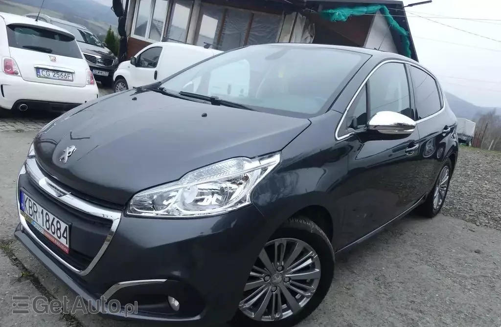 PEUGEOT 208 