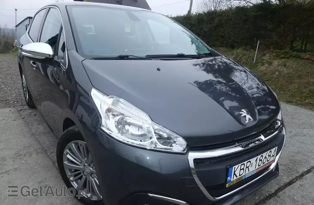 PEUGEOT 208 