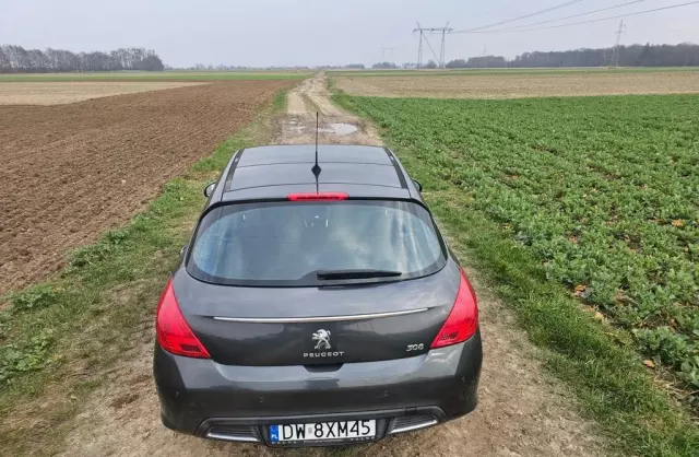 PEUGEOT 308 