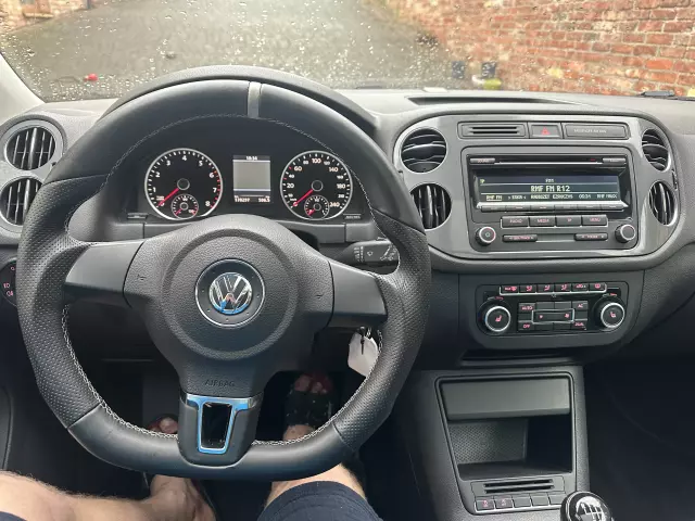 VOLKSWAGEN Tiguan Sport & Style