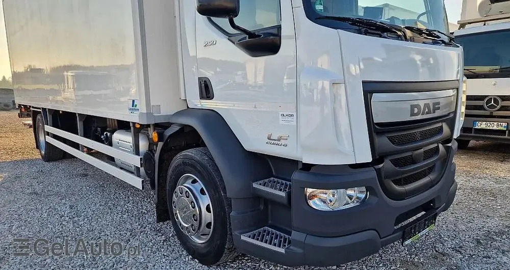 DAF LF 18.250 4x2 Chłodnia Carrier 1150 mono 