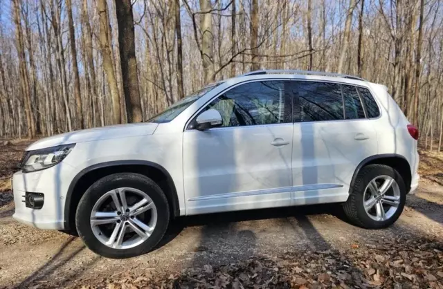 VOLKSWAGEN Tiguan 