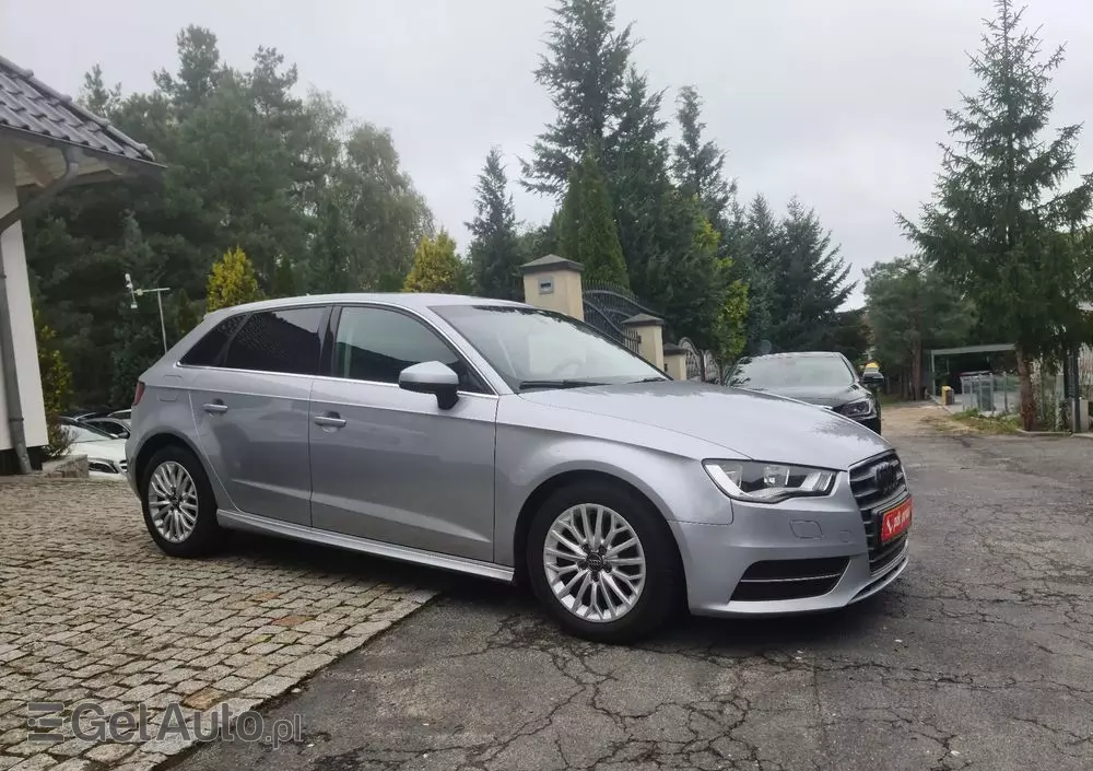 AUDI A3 1.6 TDI clean diesel Attraction