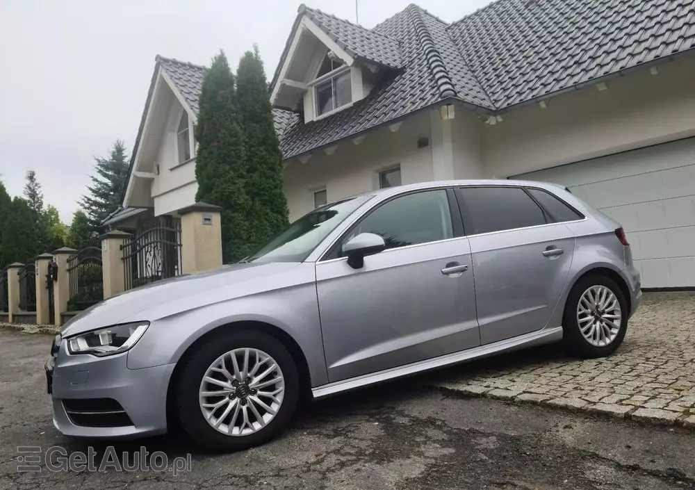 AUDI A3 1.6 TDI clean diesel Attraction