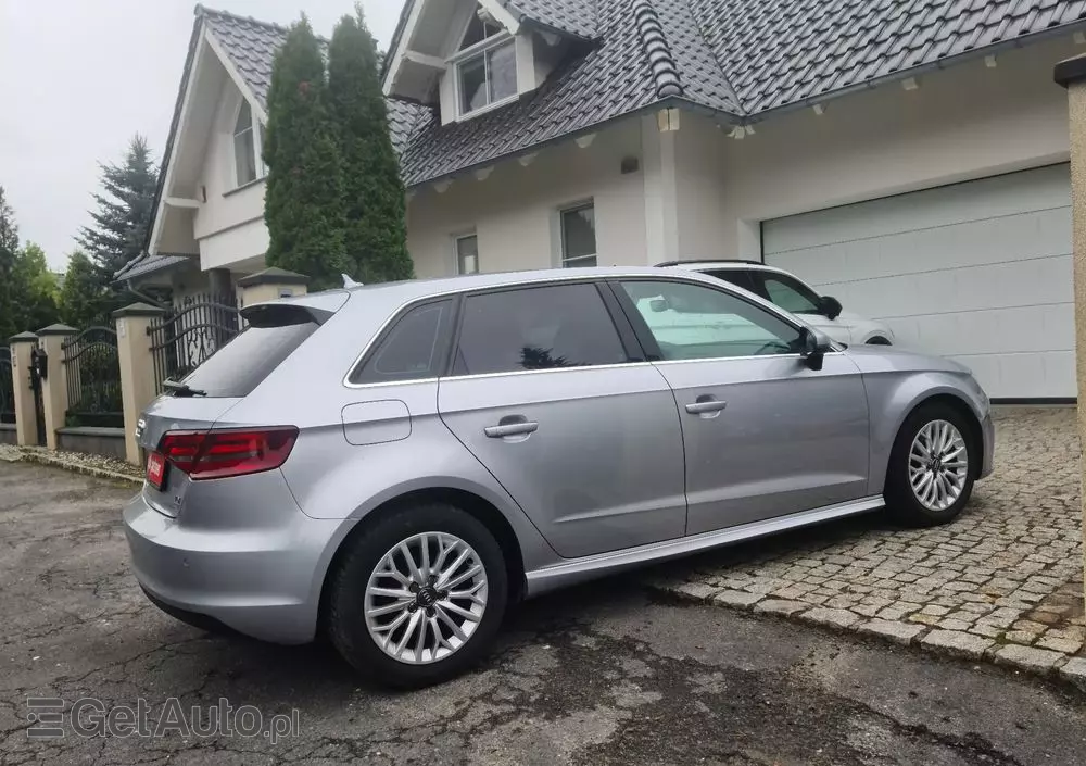 AUDI A3 1.6 TDI clean diesel Attraction