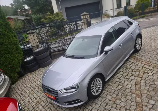 AUDI A3 1.6 TDI clean diesel Attraction