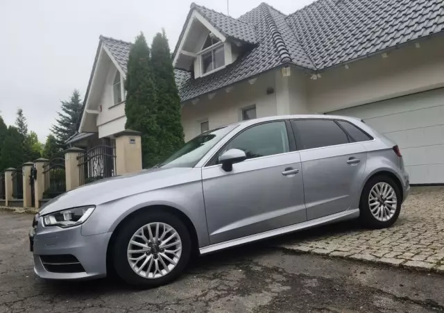 AUDI A3 1.6 TDI clean diesel Attraction