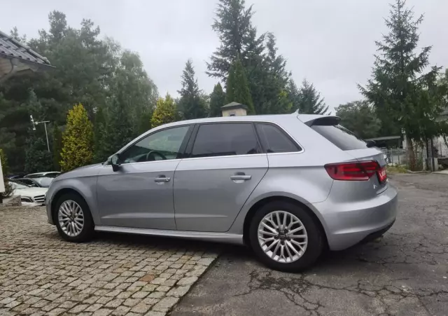 AUDI A3 1.6 TDI clean diesel Attraction