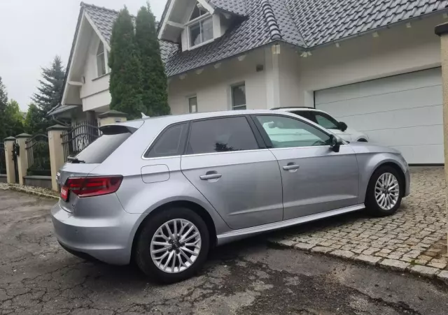 AUDI A3 1.6 TDI clean diesel Attraction