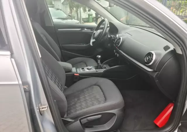 AUDI A3 1.6 TDI clean diesel Attraction