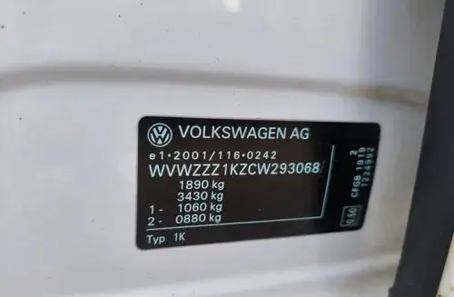 VOLKSWAGEN Golf 