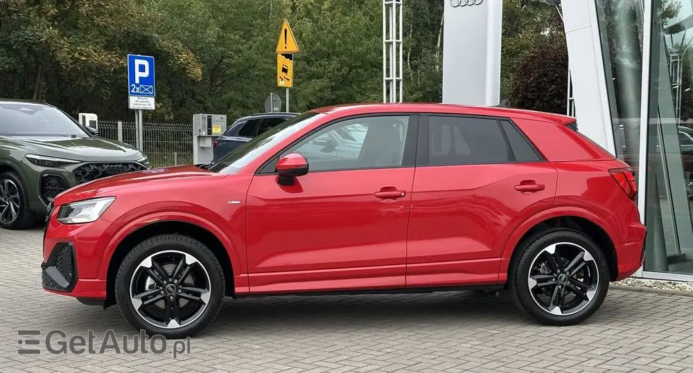 AUDI Q2 