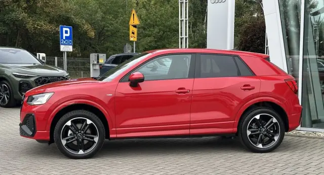 AUDI Q2 