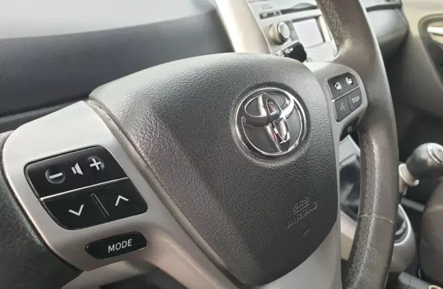 TOYOTA Verso 