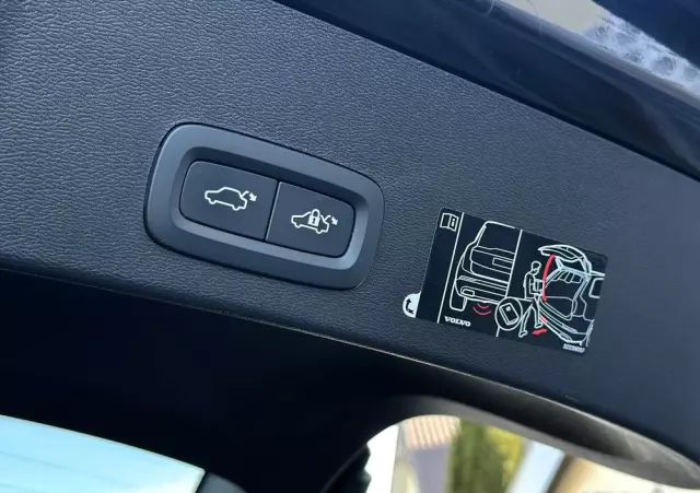 VOLVO XC 40 T5 AWD Geartronic R-Design