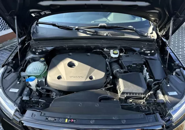 VOLVO XC 40 T5 AWD Geartronic R-Design