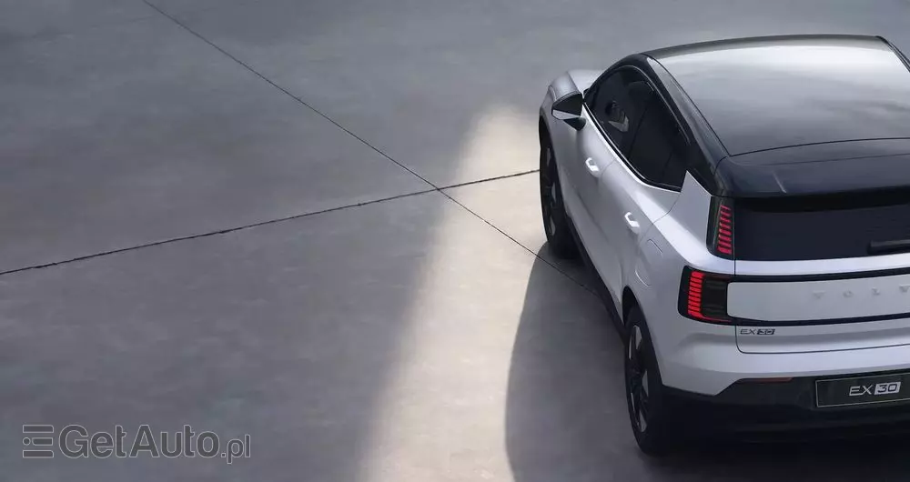 VOLVO EX30 51kWh Single Motor Plus