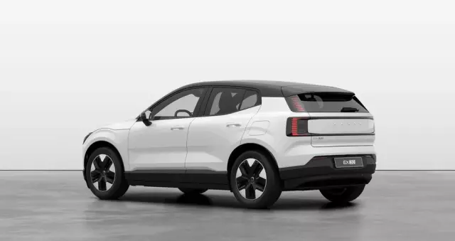 VOLVO EX30 51kWh Single Motor Plus