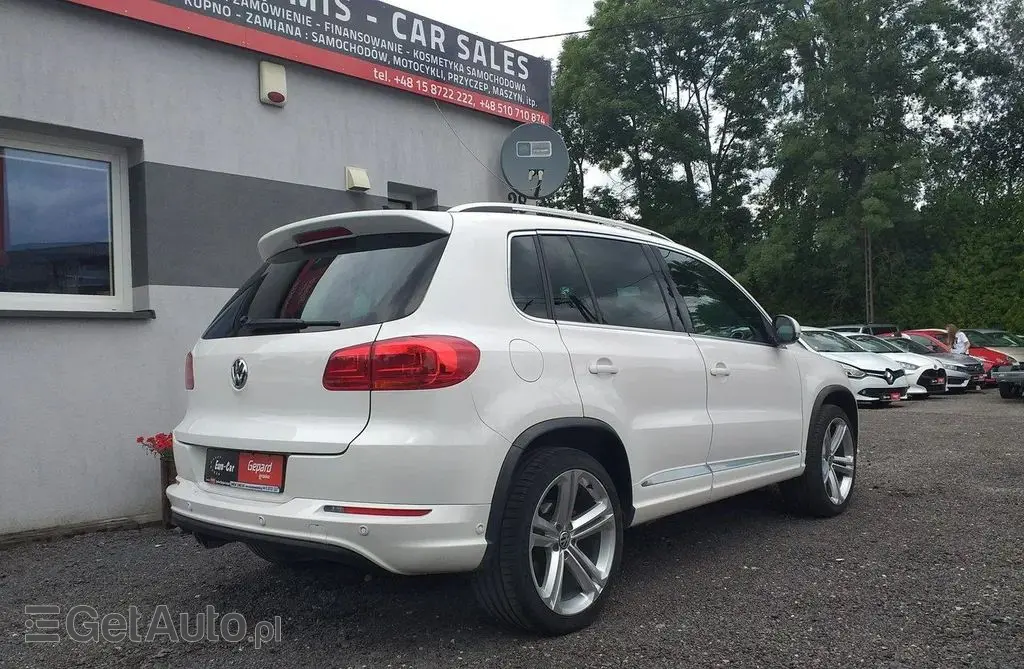 VOLKSWAGEN Tiguan 