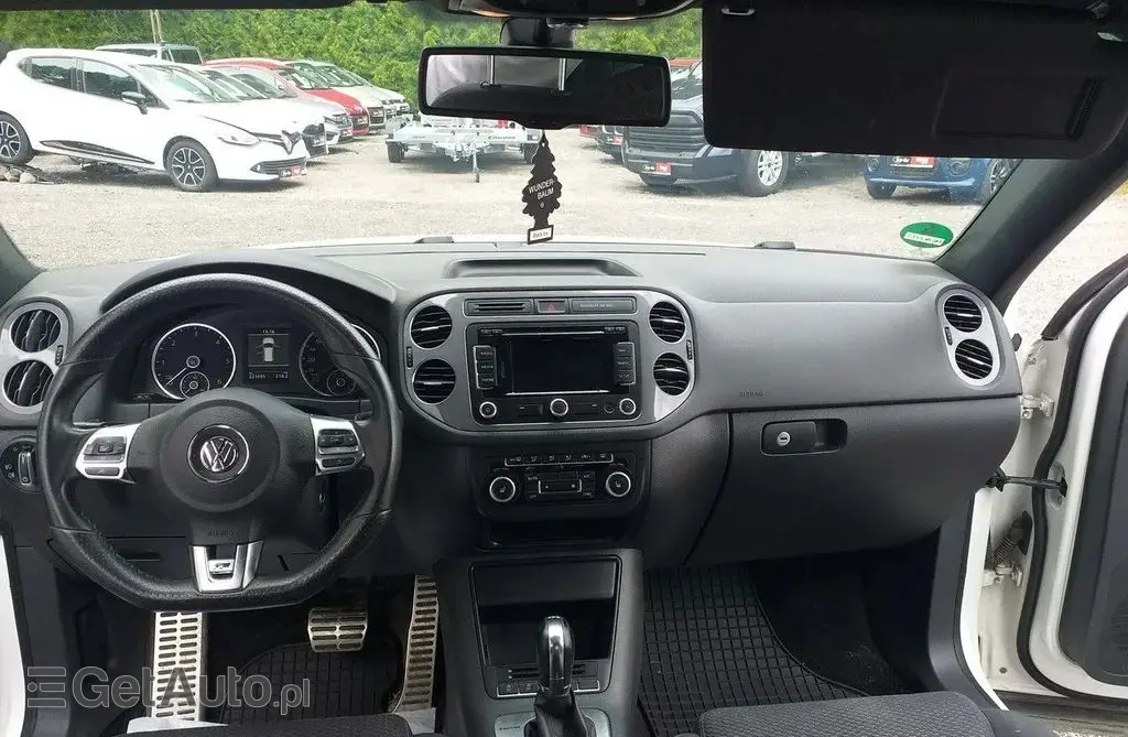 VOLKSWAGEN Tiguan 