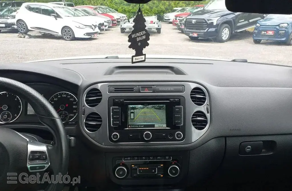 VOLKSWAGEN Tiguan 