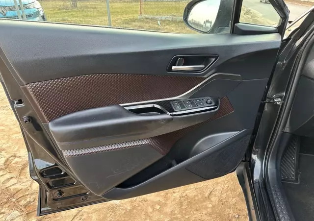 TOYOTA C-HR 1.8 Hybrid Executive