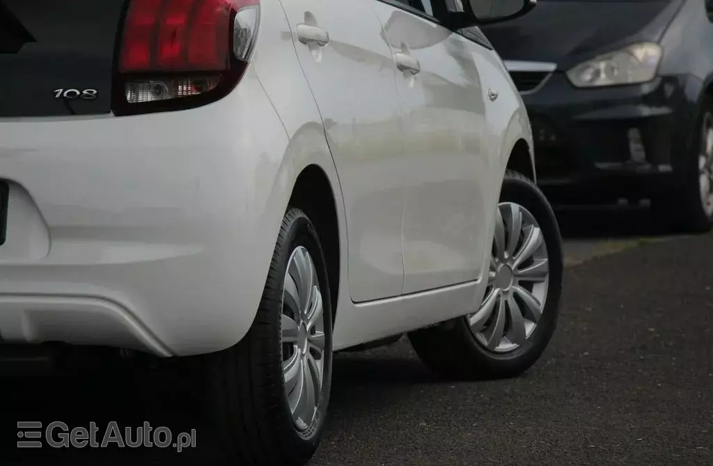 PEUGEOT 108 
