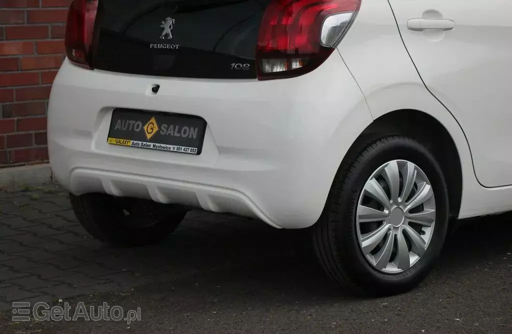 PEUGEOT 108 