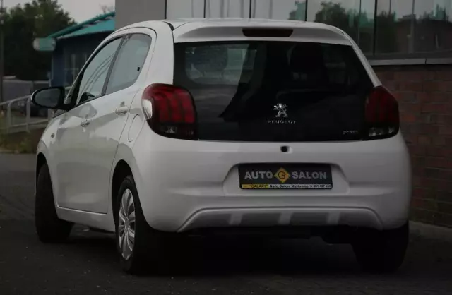 PEUGEOT 108 