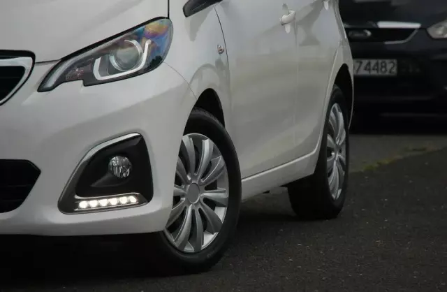 PEUGEOT 108 
