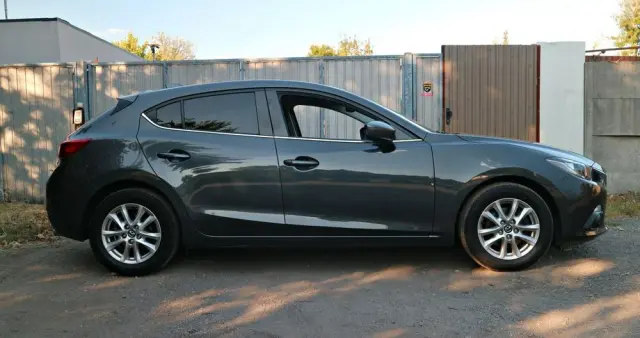 MAZDA 3 SKYACTIV-G 120 Exclusive-Line