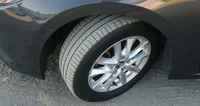 MAZDA 3 SKYACTIV-G 120 Exclusive-Line