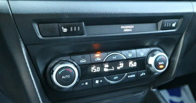 MAZDA 3 SKYACTIV-G 120 Exclusive-Line