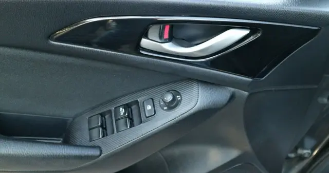 MAZDA 3 SKYACTIV-G 120 Exclusive-Line