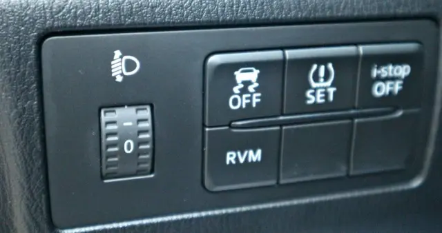 MAZDA 3 SKYACTIV-G 120 Exclusive-Line