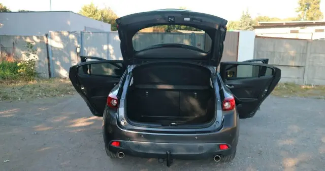 MAZDA 3 SKYACTIV-G 120 Exclusive-Line