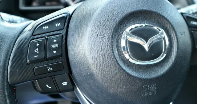 MAZDA 3 SKYACTIV-G 120 Exclusive-Line