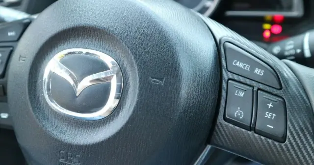 MAZDA 3 SKYACTIV-G 120 Exclusive-Line