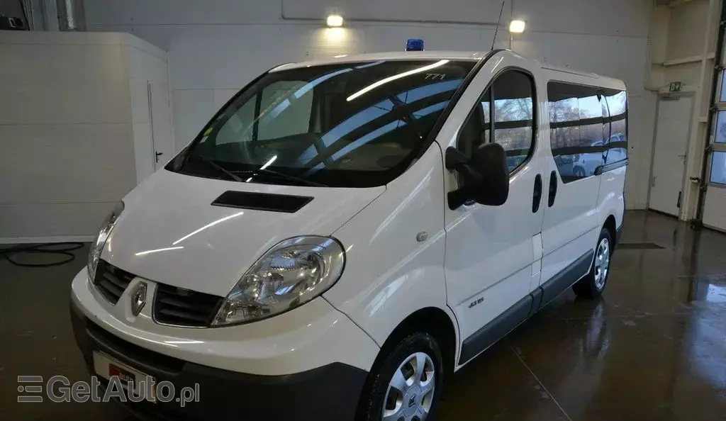 RENAULT Trafic 