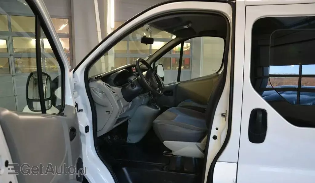 RENAULT Trafic 