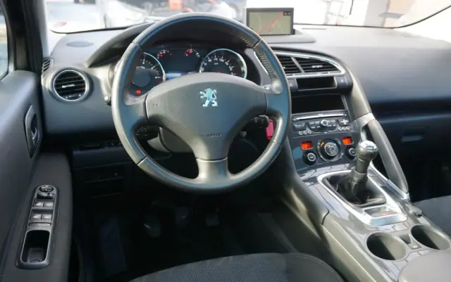 PEUGEOT 3008 120 VTi Active