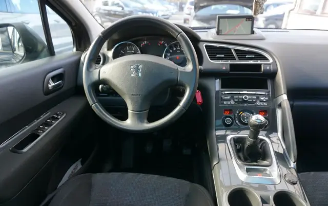 PEUGEOT 3008 120 VTi Active
