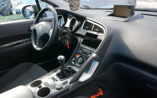 PEUGEOT 3008 120 VTi Active