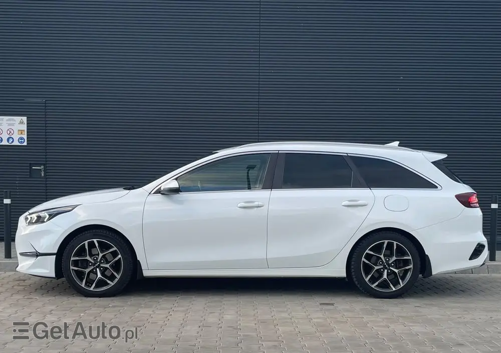 KIA Ceed 1.5 T-GDI Business Line DCT